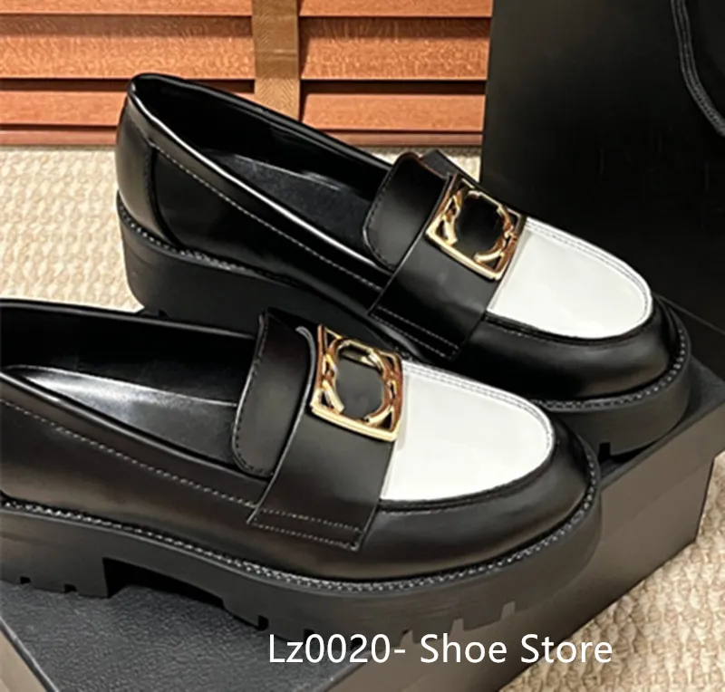 Horsebit Loafers 가죽 금속 버클 여성 드레스 신발 프랑스 고급 브랜드 C- 레터 캐주얼 플랫 신발 송아지 신발 튀어 나오는 귀 발바닥 퍼프 패션 디자이너 신발 tn