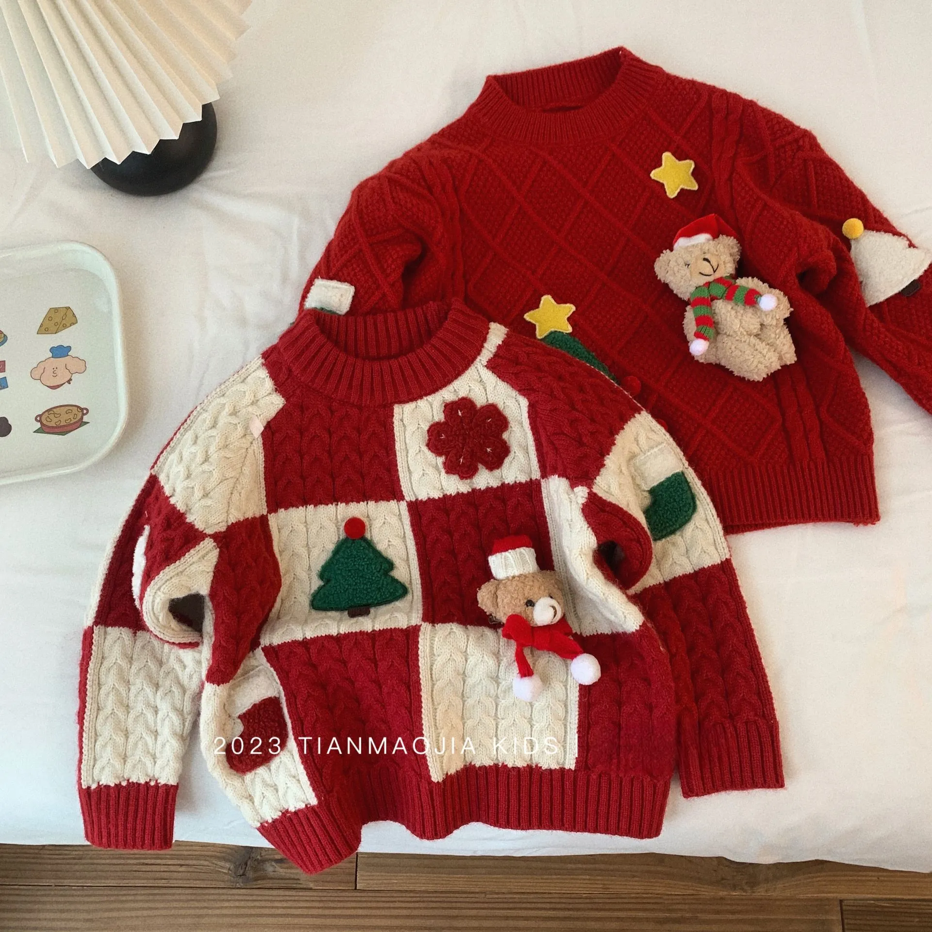 Autumn and Winter New Sweater for Girls Autumn and Winter Red Round Neck Christmas Striped Bear Top