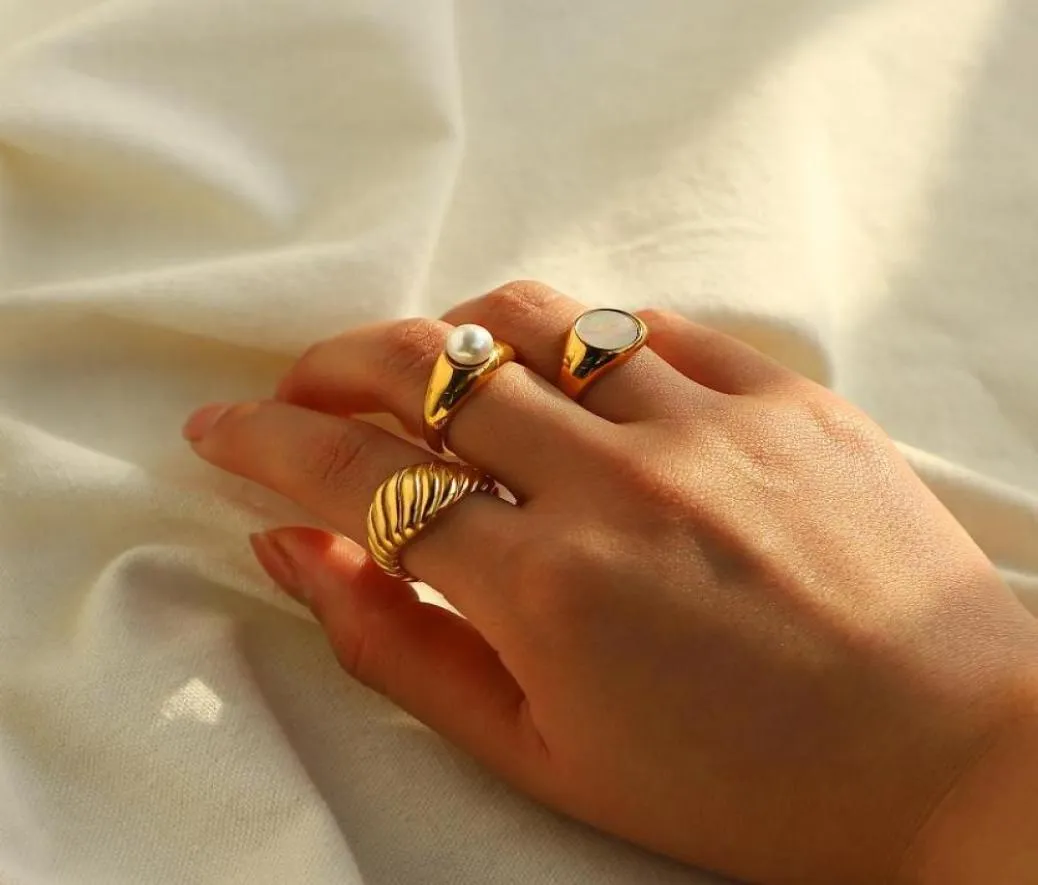 Cluster Rings Croissant Gold Plated 316l Rostfritt stålskal för kvinnor Franska vintage Pearl Waterproof Jewelry6514331