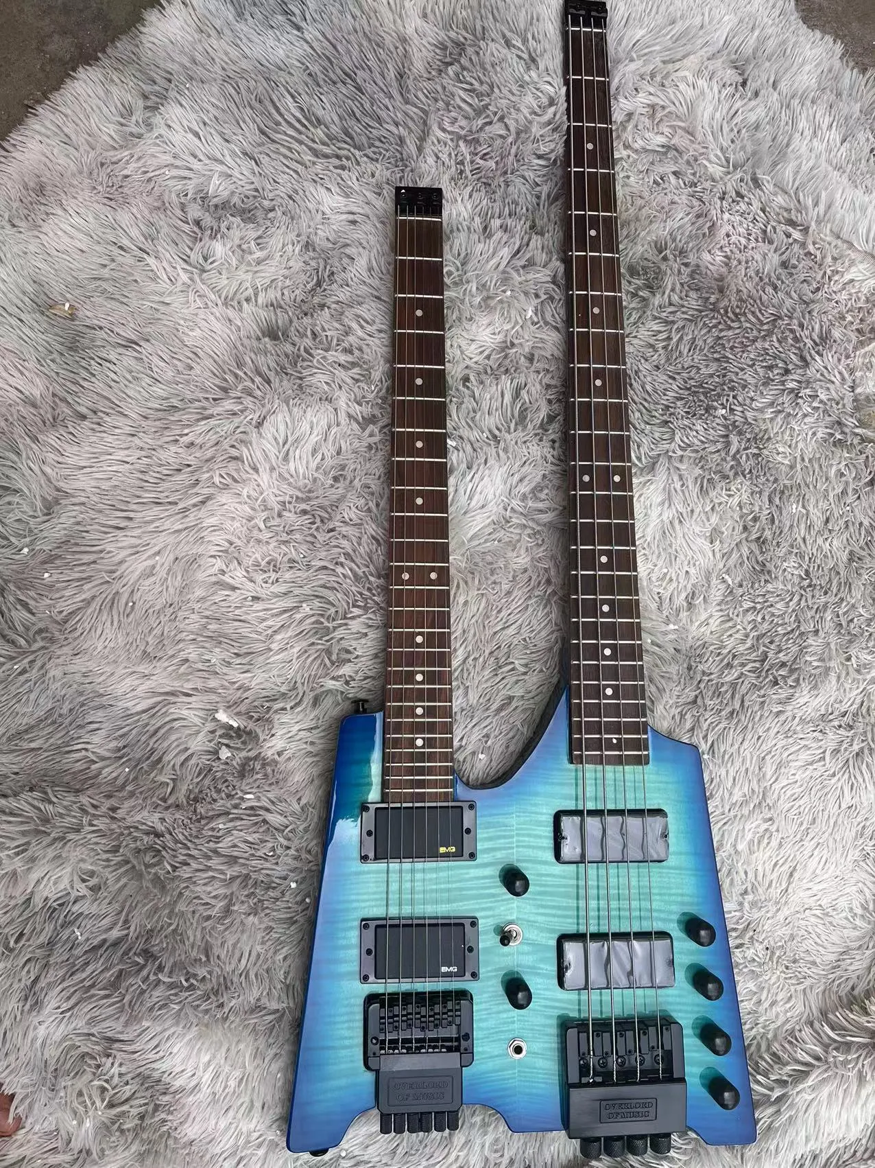 Blue headless diagonal 10 string electric guitar by the seaside, white wax wood body, maple neck fingerboard, factory direct sales