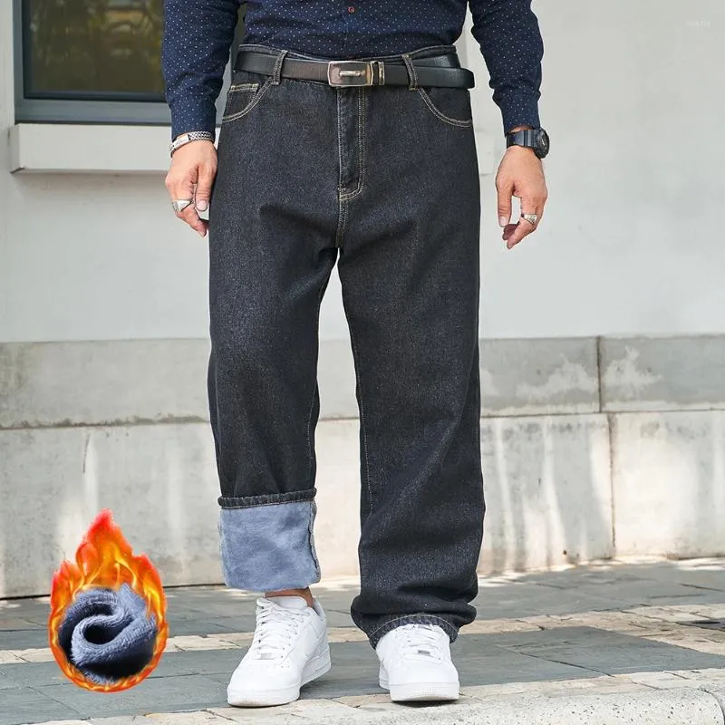 Jeans masculinos plus size 46 48 inverno veludo gordo velo quente denim reto calças de pernas largas 200kg calças de quatro estações