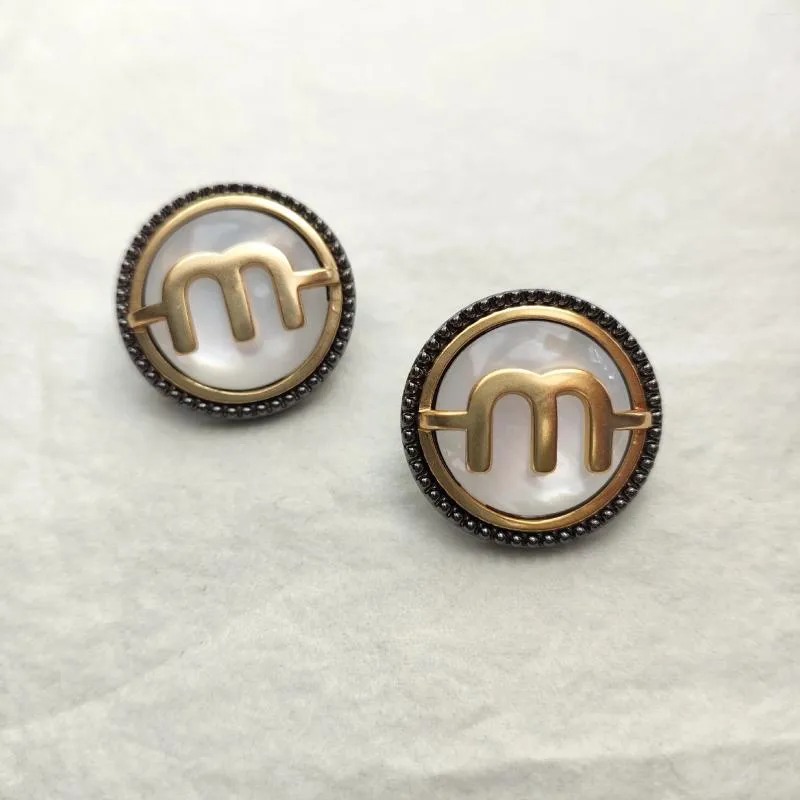 Stud Earrings Sweet And Spicy Wind Miss Miu Letter Round High-grade Resin Cool Black Joker Cute Earrings.