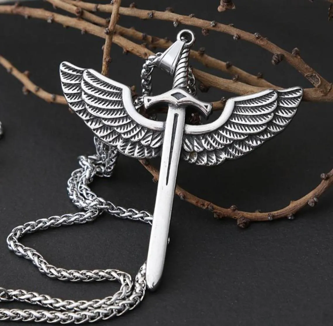 Anhänger Halsketten Vintage Engel Heiliges Schwert Edelstahl Halskette Für Männer Modeschmuck Flügel Punk Kette7428105