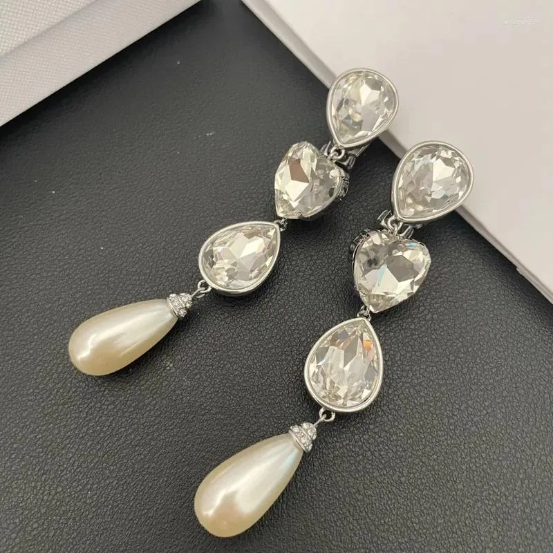 Boucles d'oreilles à dos intemporel Wonder fantaisie cristal coeur fausse perle Clip pour femmes bijoux de créateur Punk piste Rare 1377
