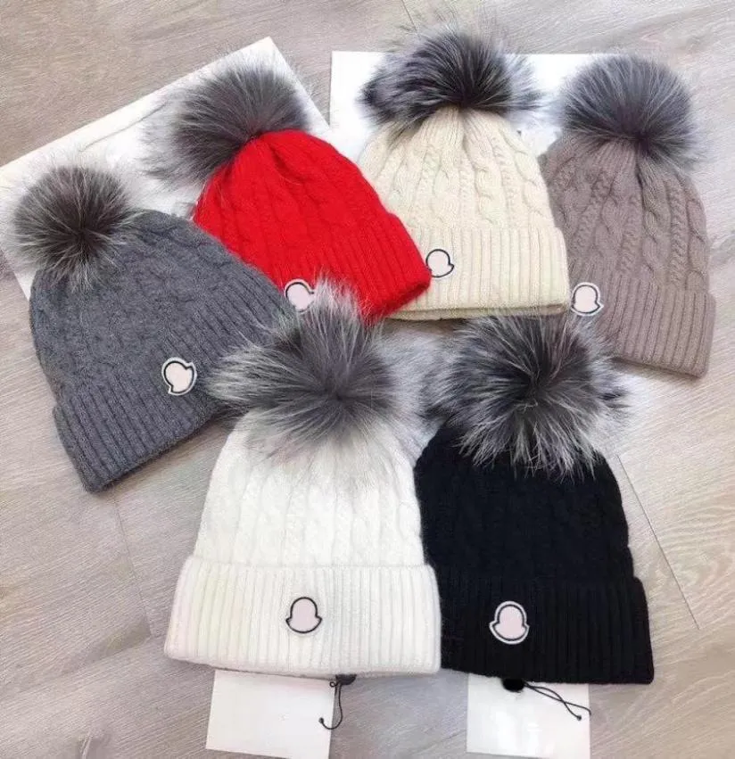 Pompom beanie skidkapslar kvinnor män ullskalle mössa för vinterdesigner stickade mössa kvinnliga bobble hat1328170