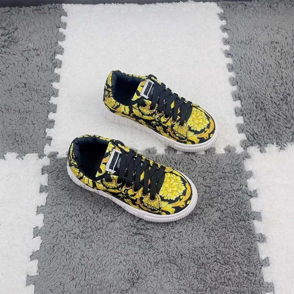 2023 Classic Kids Shoes Designer Children High-top Toddler Bee Sneakers Baby Boys and Girls Retro Shoe Outdoor Sports size 26-35