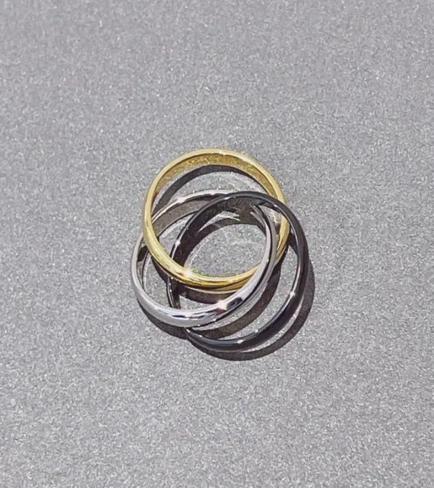 anello serie trinity Realizzato in ceramica nera e oro 18 carati Qualità TOP contro riproduzioni ufficiali della massima qualità avanzata exquisit1591489
