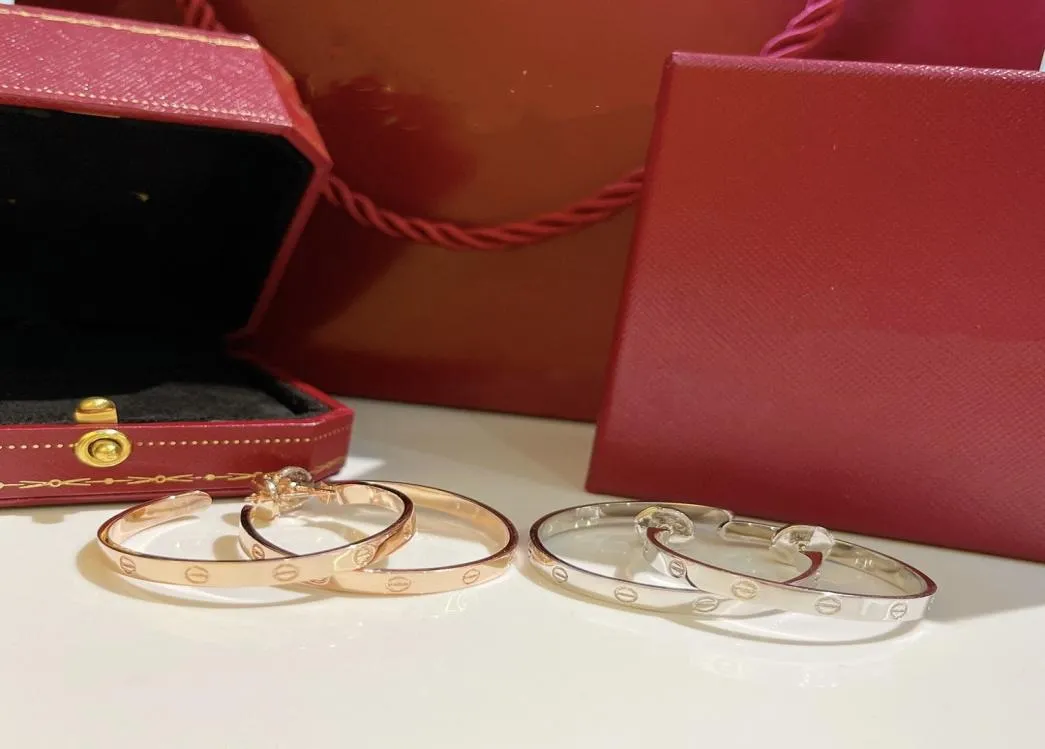 Luxury Designer Loop Hoop örhängen Topp Sterling Silver Round Circle Charm Love Jewelry örhängen för kvinnor med Box Party Gift Wedd6906172
