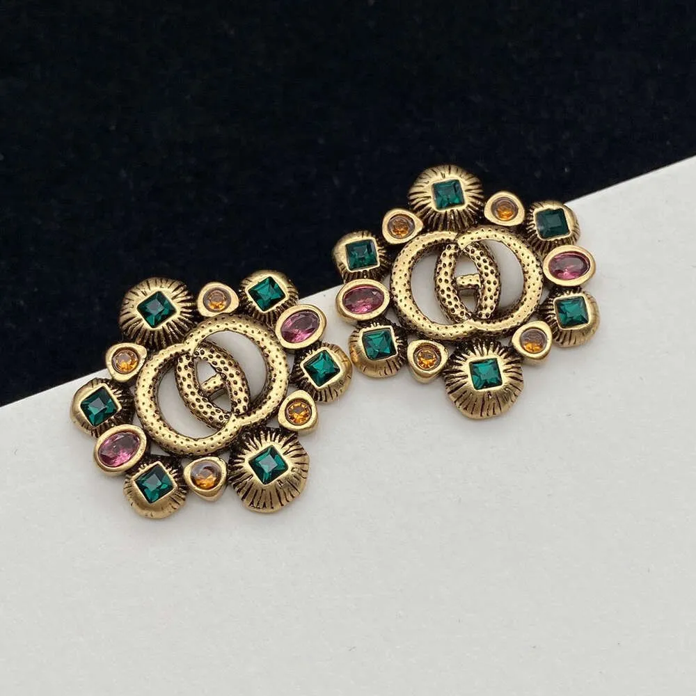 Boucles d'oreilles Designer pour femmes Plaqué or 18 carats Protection de couleur Aiguille en argent 925 Anti-allergie Zircon Micro incrusté Boucles d'oreilles rétro vintage boucle d'oreille fête classique