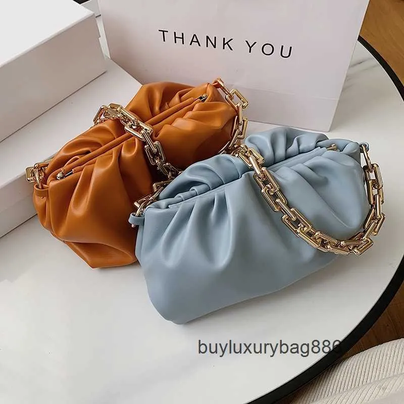 Botteg Venetas Bags Luxury Bags 2023 New Cloud Women's Bag韓国語バージョンカジュアルファッションショルダーバッグチェーン赤十字体ハンドバッグ