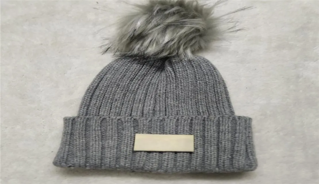 Ny Pom Winter New Warm Woolen Hat Designer Sticked Women Hats Sälj Fashionable Beanies 3541657