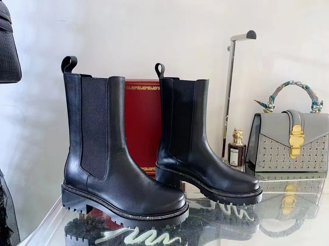 24SS Winter Luxus Damen Stiefel Kristallverzierter Gürtel Schwarze Kalbsleder Stiefeletten Gestickter Bienenstern Klobige Kampfsohlen Booties35-43