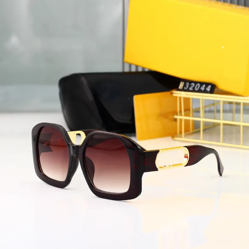 Occhiali da sole di lusso da uomo donna classici quadrati per il tempo libero occhiali rettangolari montature per occhiali da sole multicolori all'ingrosso con scatola