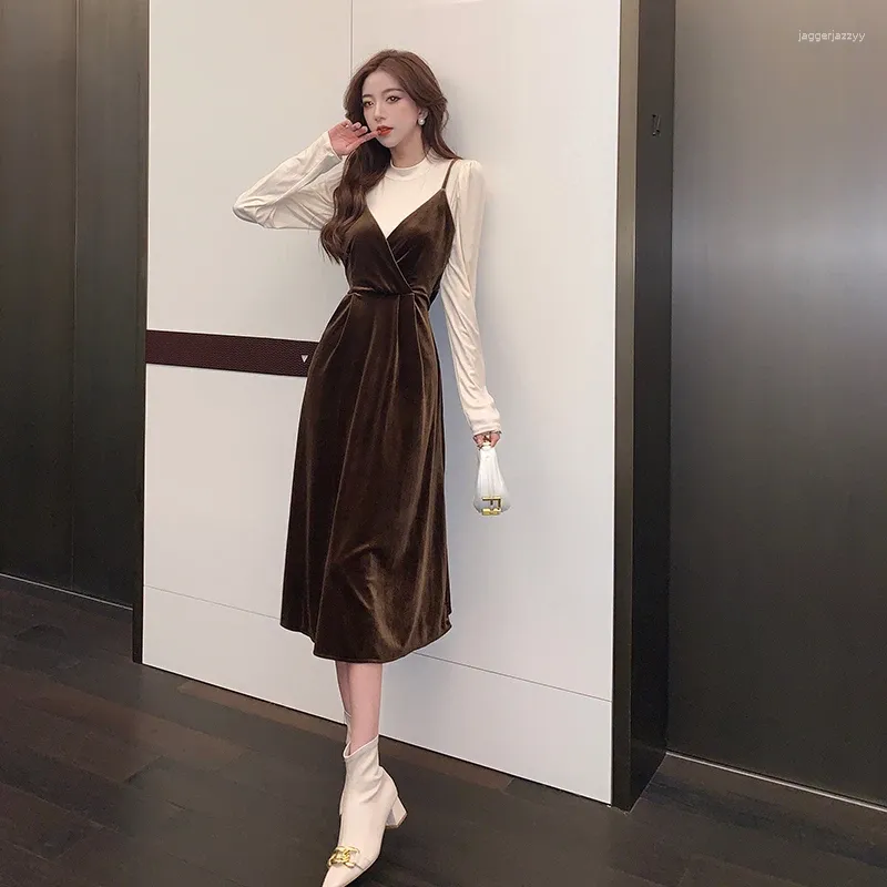 Casual Dresses Restoring Ancient Ways Video Temperament Velvet Suit A-line Skirt Socialite Condole Two-piece Autumn Dress