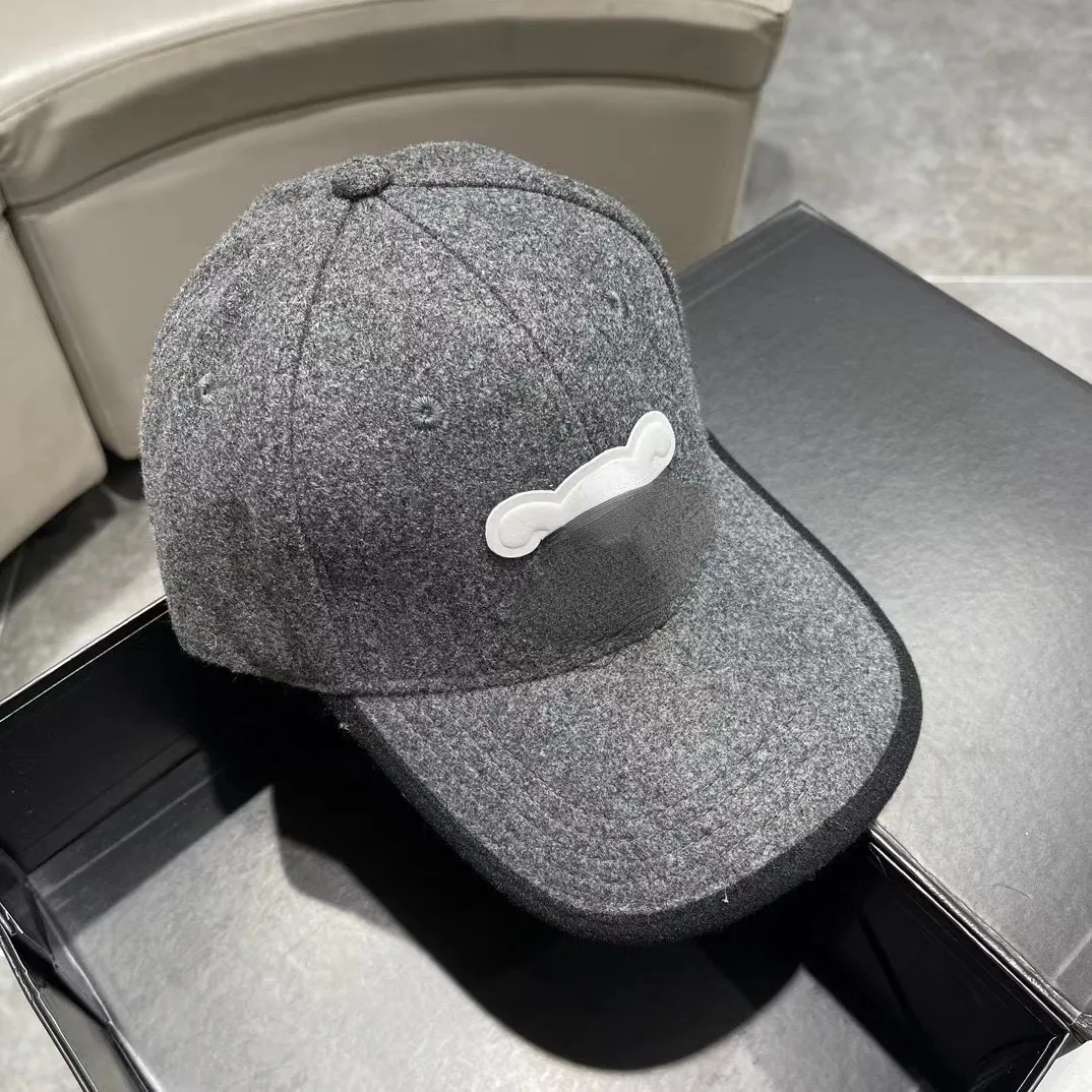 Unisex designer caps wełniana czapka baseballowa koreańska wersja Nowa jesień i zimowe splicing litera czapka para Visor