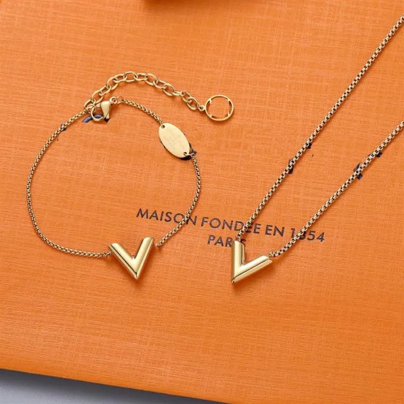 Klassische Designer-Anhänger-Charme-Armbänder Gold Liebe V Halskette Modeschmuck Armband vergoldet Buchstabe einfaches Herz Luxus-Anhänger2015