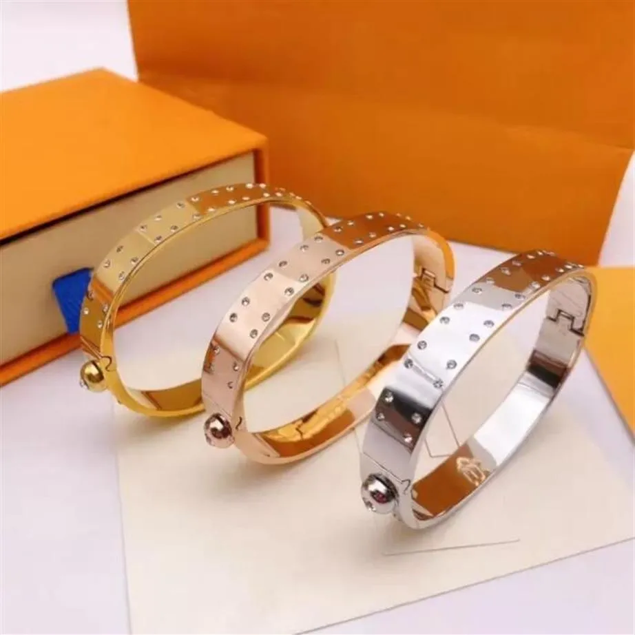 Designer smycken Bangle Rose Gold Silver Silver Rostfritt stål Lyxigt Simple Cross Mönster Buckle Love Jewelry Women Mens Bracelets208Z