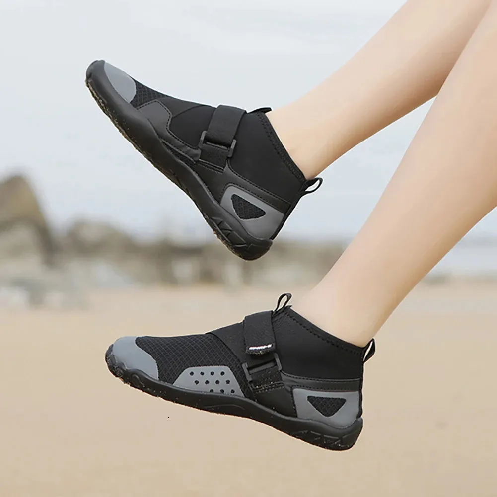 Quick Dry Water Shoes For Men And Women High Top Hiking Aqua Shoes For Beach Pool River Sea 2024 From Jia06 12.83 DHgate.Com