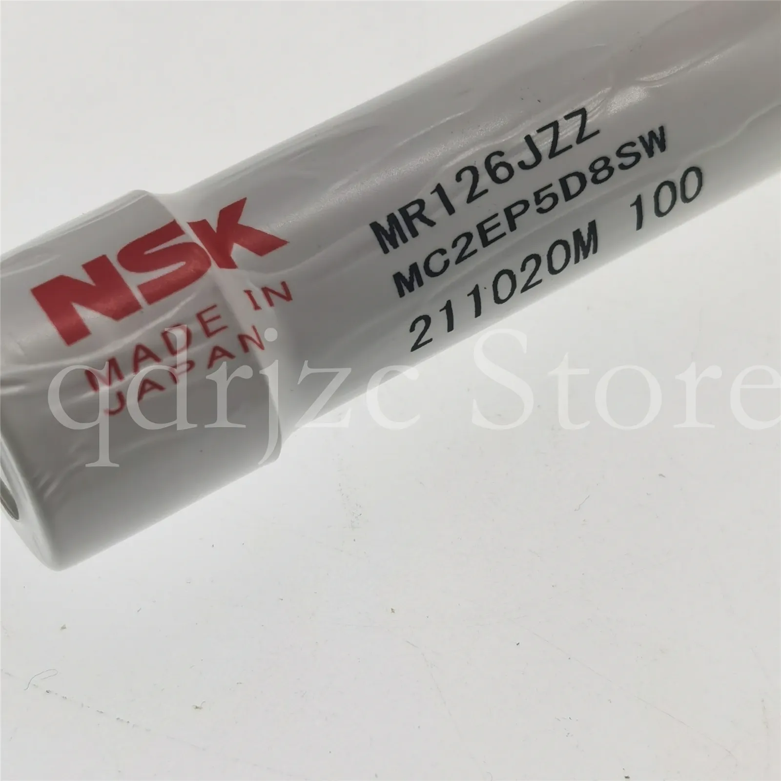 (10 STKS) N-S-K Miniatuur kogellager MR126JZZMC2EP5 D8SW5 = MR126ZZC2P5 MR126Z C2 P5 6mm X 12mm X 4mm