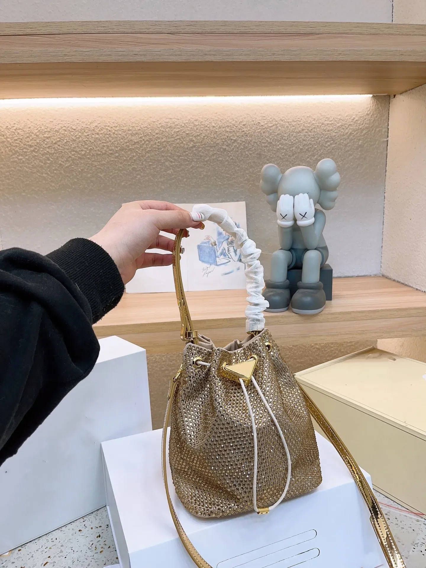 Klassieke merk driehoek volledige boor emmer designer tas luxe vrouwen trekkoord kristal crossbody schouder draagtas 2024 mode casual handtas 002