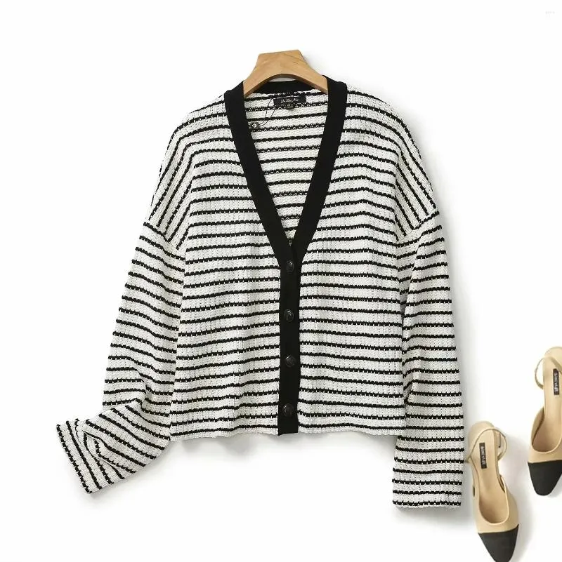 Kvinnors stickor 2023 Fashion Exducite Button Loose Stripe Knit Cardigan tröja Retro Långärmad V-Neck-kappa Chic Top