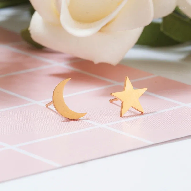 Orecchini a bottone femminile in acciaio inossidabile color oro stella luna carino mini orecchino Kawaii per ragazze regalo di gioielli minimalista