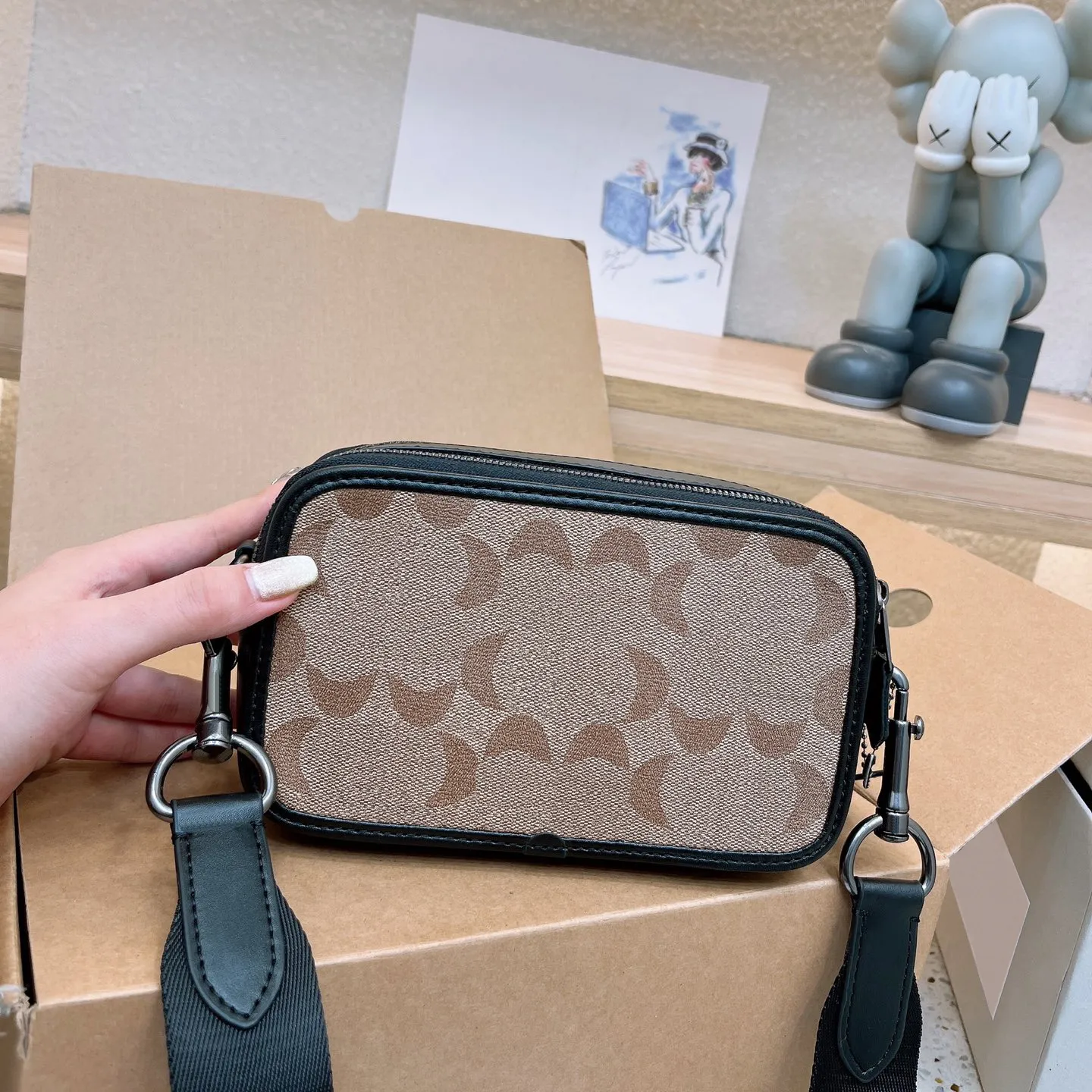 DHgate.com:5A Leather Crossbody Bag for Men, Designer Camera DHgate.com:5A Leather Crossbody Bag for Men, Designer Camera