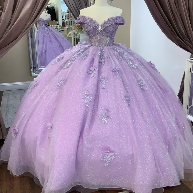 Lavendel glänsande v-hals quinceanera klänningar mexikansk spets 3dflower puffy bollklänningar utanför axeln applikation spetsl lyx vestidos de festa