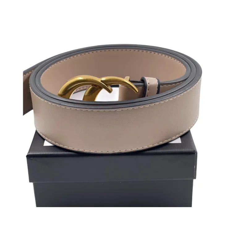 2023 Designers bälten Kvinnor Mens Belt Casual Letter Slät spännebredd 3,8 cm med låda