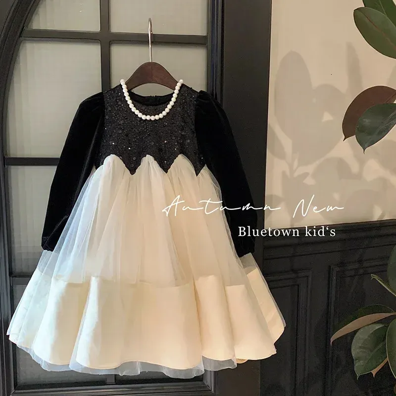 Abiti da ragazza Moda Autunno Neonate Nero Bianco Patchwork Tutu Gonne Paillettes Deocrated Maniche lunghe Una linea Principessa 231213