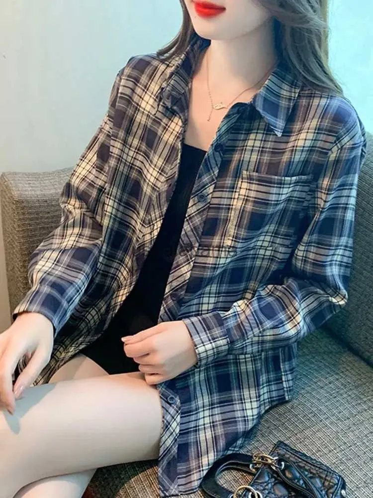 Koszulki damskie Bluzki Kobiety Kobiety z długich rękawów Nowy przylot 2023 Autumn Korean Style Vintage Plaid Wzór luźne żeńskie bluzki W1344 YQ231214