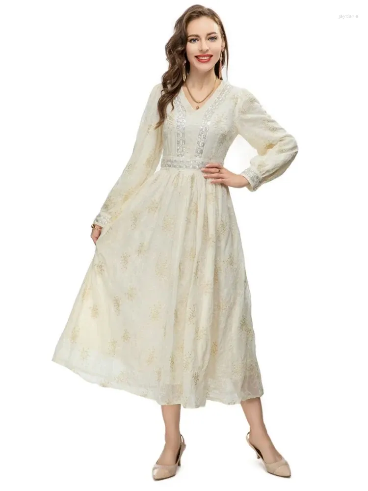 Robes décontractées Mode de luxe Automne Dames Élégantes Diamants Fête Magnifique Vintage Haute Qualité Brodé Blanc Laiteux Robe À Manches Longues