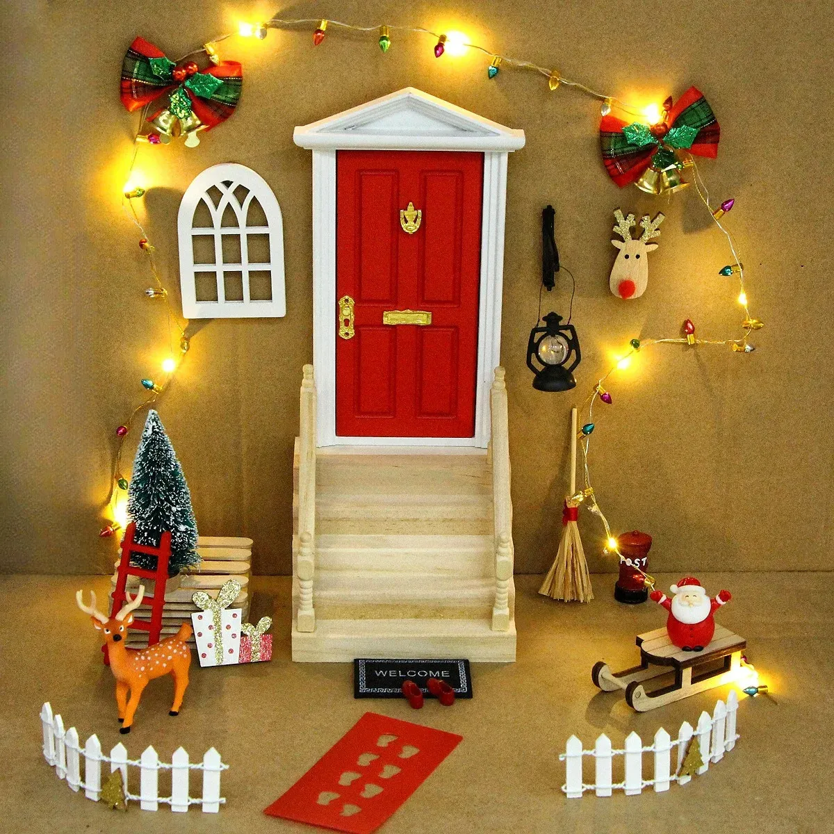 Inne imprezy imprezy 26PCS DIY Dollhouse Miniaturowy drewniany wystrój świąteczny Czerwony Wróżka Elf Gnome Drzwi Light