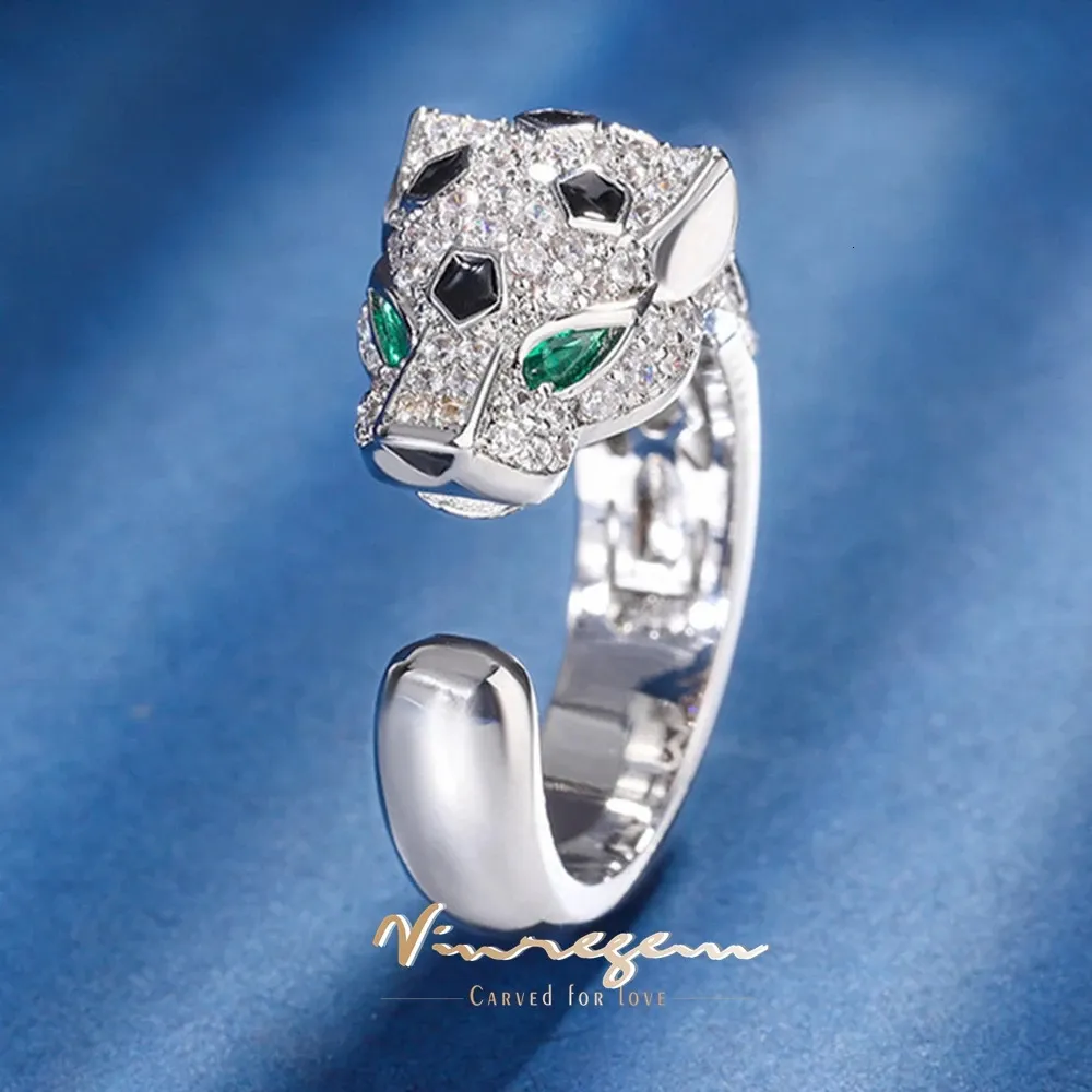 Pierścionki ślubne Vinregem Leopard Head Lab Stworzyło Szmaragdowy kamień szlachetny Otwarty Kobiet Pierścień Pierścień prezentowy Koktajl Koktajl Fine Jewelry Hurtowa 231214