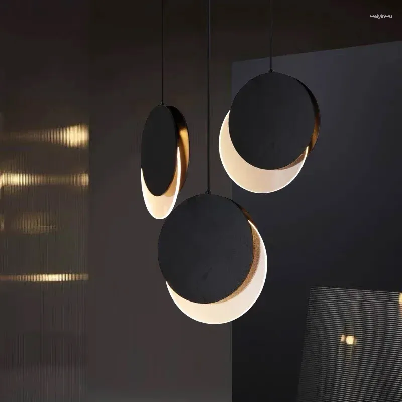 Lampes suspendues Nordic Star Moon LED Lustre Moderne Creative Maison Salon Chambre Eclipse Art Minimaliste Suspendu Lustre Lumières