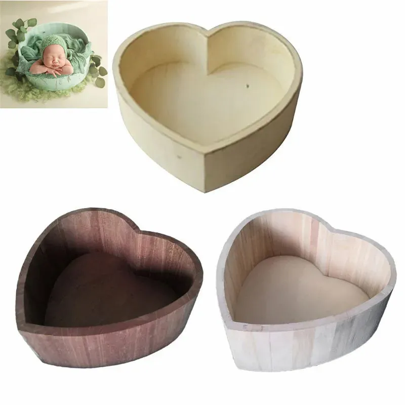 Keepsakes born Baby Pography Props Vintage Wooden Basin Full Moon Heart Shape Box Infants Po Posing Shooting Accessories 231213