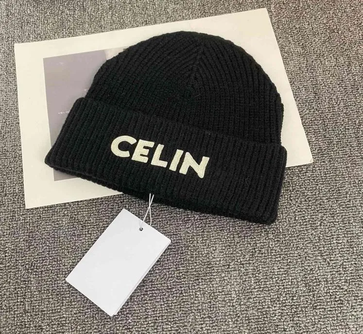 cレター秋と冬の新しい刺繍ウールの帽子温かい耳の保護潮lin net赤いニットCold5334015