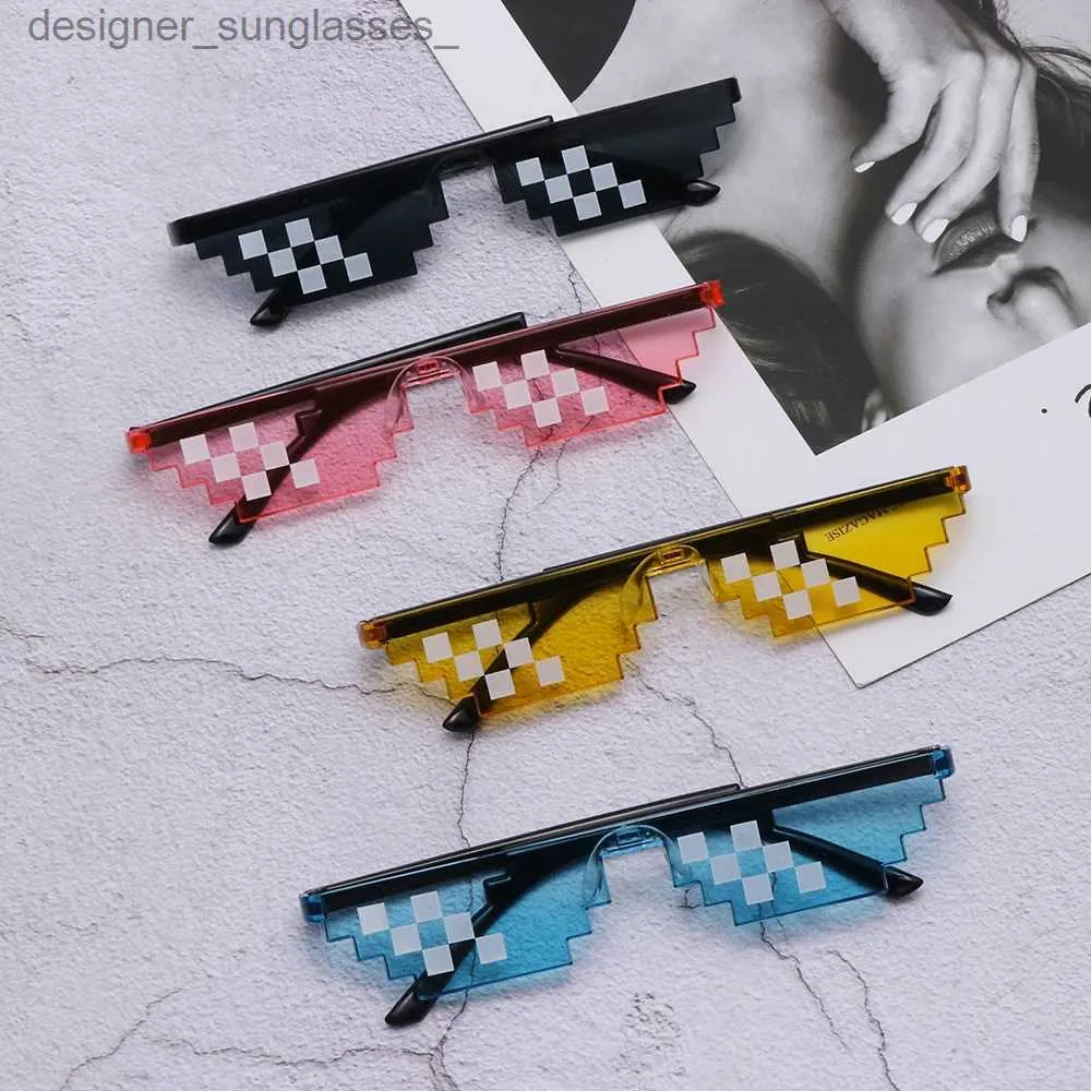 Sonnenbrille NEUES Design Lustige Mosaik-Sonnenbrille Thug Life-Sonnenbrille Pixel Schwarz Retro-Gamer-Roboter-Sonnenbrille Birtay Party Cosplay FavoursL231214