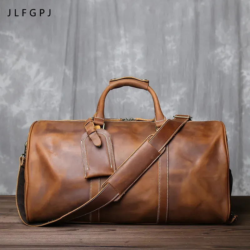 Duffel Påsar Retro Male Carry-on Bag Europe och America Crazy Horse Leather Travel Bag Layer Cowhide stor kapacitet Enkel axelväska 231214