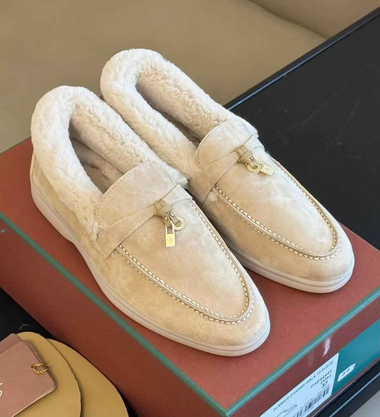 Zimowe luksusowe męskie lp buty buty obuwia ciepłe futra swobodne uroki spacerujące ultra światło w mgnieniu oka na deskorolkę komfort spaceru EU35-46 z pudełkiem