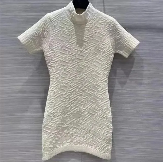 Vestido casual para mujer Vestido de diseñador Letra en relieve 3D en relieve Vestido de mujer de alta calidad con dos chalecos y faldas de punto