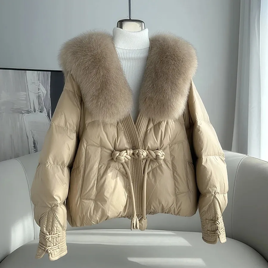 Piumino da donna Parka Lagabogy 2023 Inverno Donna Anatra bianca Giacca corta calda Piumino femminile Grande collo in vera pelliccia Capispalla di lusso 231214