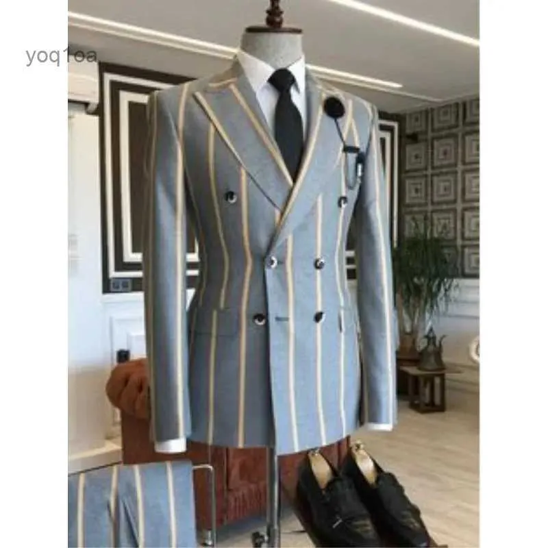 Abiti da uomo Blazer Nuovo arrivo Abiti da uomo a righe larghe Risvolto con visiera Custom Made Slim Fit Smoking Masculino Blazer Prom Abbigliamento quotidiano 2 pezzi Giacca + pantaloni