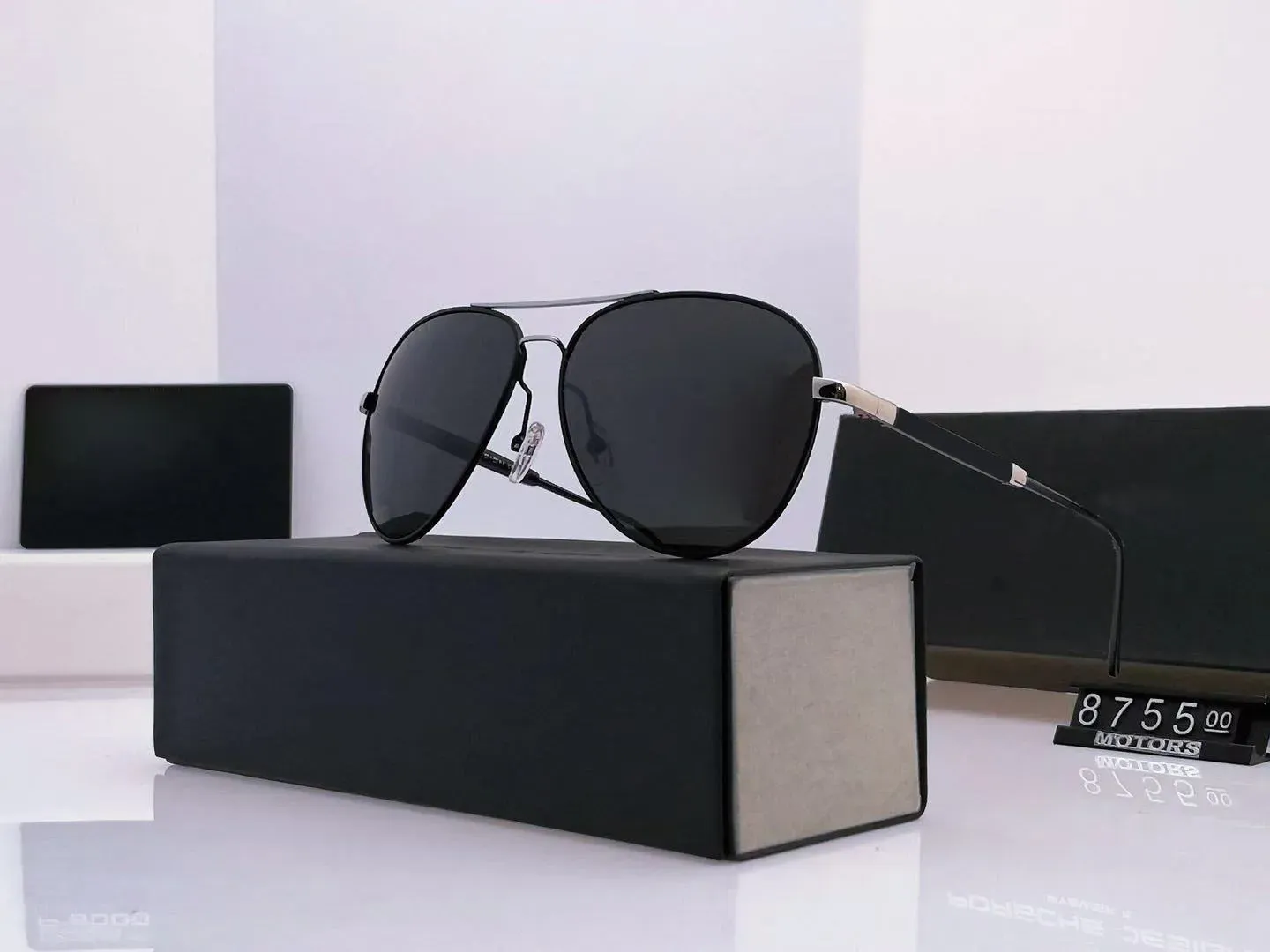 Luxury-desiger varumärke solglasögon 8755 Master Men Sun Glasögon Kvinnor utomhus Semi Rimless Retro Solglas