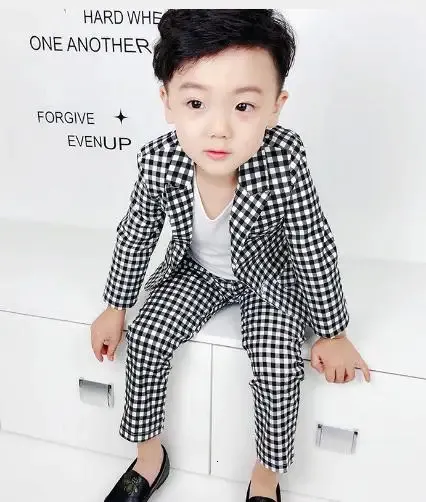 Garnitury Moda Formal Plaid Balzer Suit for Kids Wedding Flower Boys Dress Modis Blazer Pant 2 PC Kurtka Baby 231213