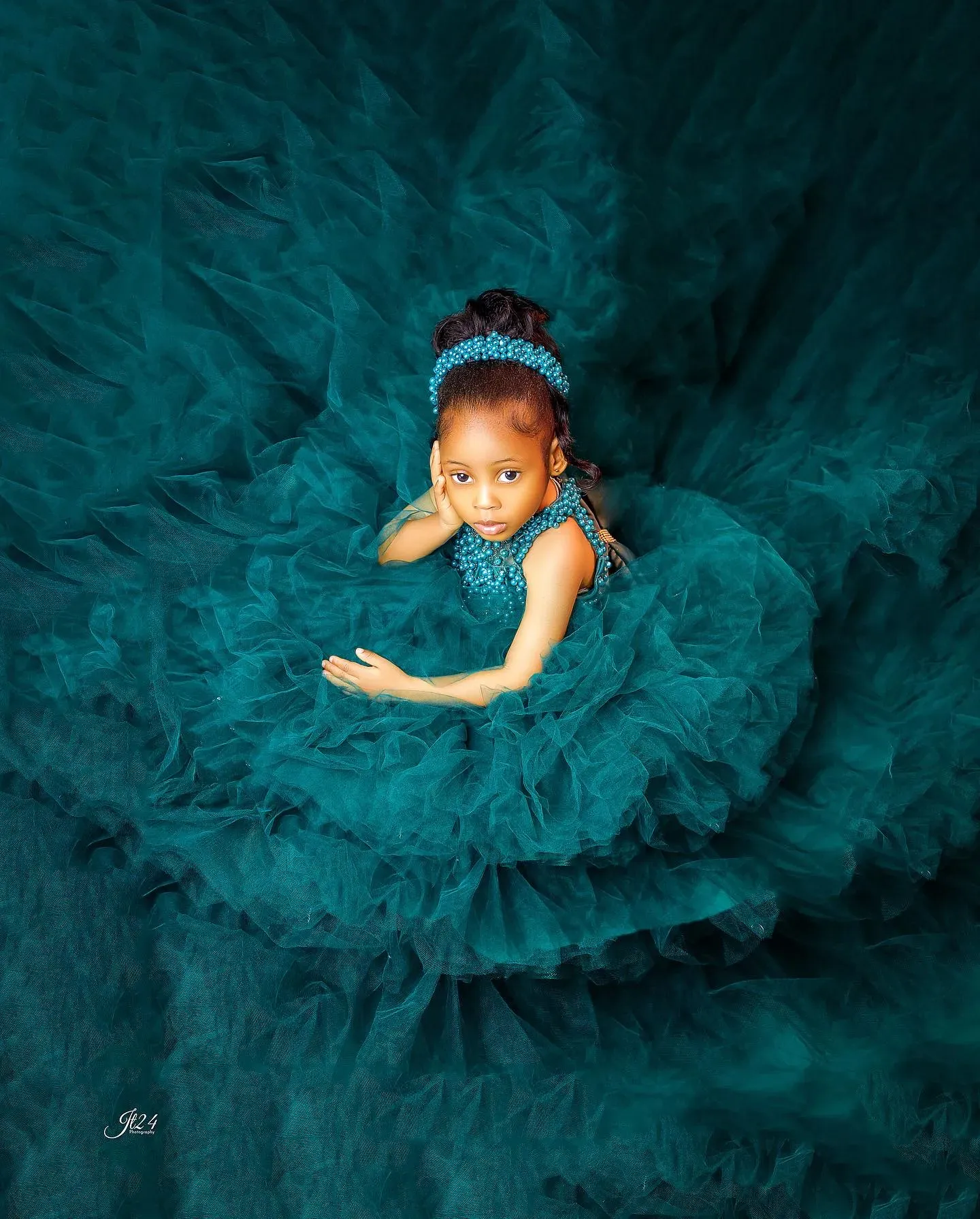 Vintage Dark Green High Neck Flower Girl First Communion Dress with Pearls, Tulle, and Beading - Perfect for Birthday, Christmas, or Party Gowns