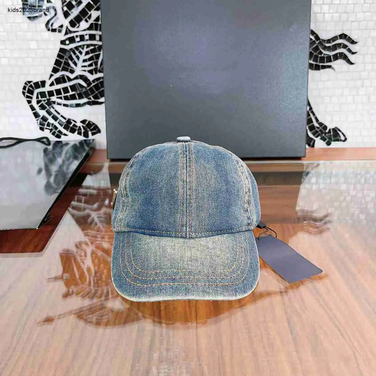 Nouveau bébé Ball Cap designer chapeaux d'enfant en denim, y compris la boîte de marque Taille 3-12 t Logo en métal géométrique décoration latérale casquettes pour enfants Dec05