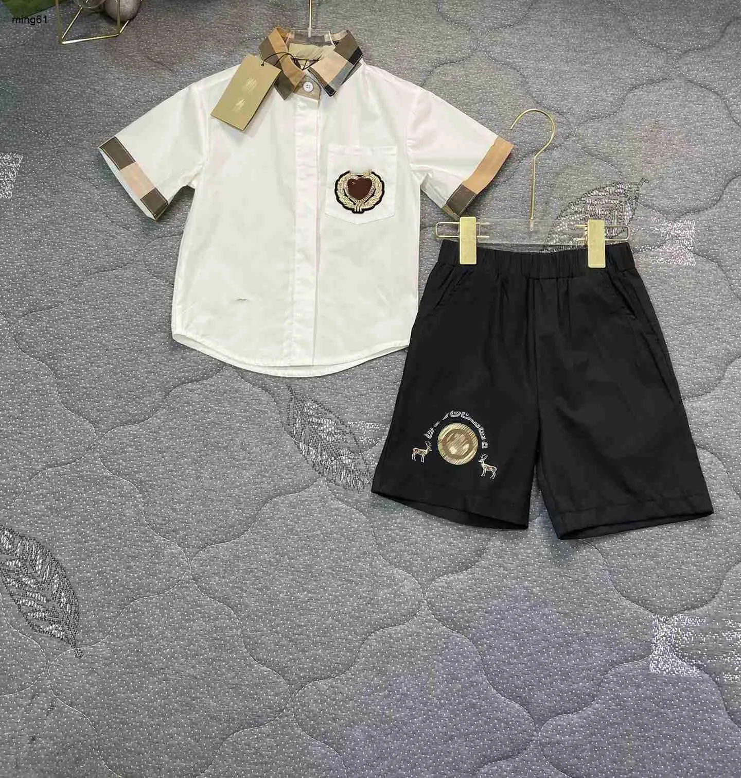 Marca bebê agasalho designer camisa polo conjunto tamanho 90-140 logotipo impressão meninos meninas camisetas e shorts de cintura elástica dez05