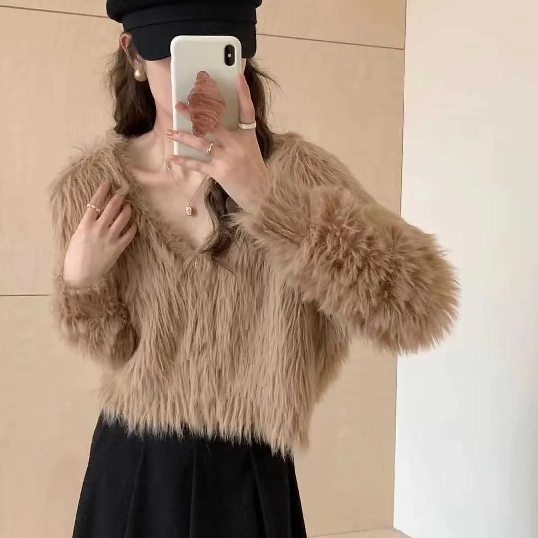 Pulls pour femmes Imitation vison velours col en V couleur unie doux gluant pull pour femmes en Corée du Sud Dongdaemun automne et hiver court pull tricoté veste Tr