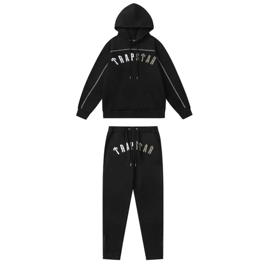 セットアップ Trapstar Tech Fleece - Black Trapstar Tracksuit Guide: Tech Fleece, Fit & Features